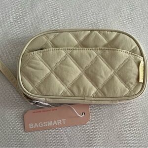 Bagsmart cosmetic bag. NWT